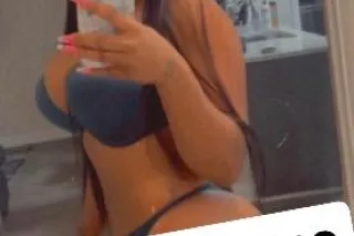 Thick Stallion Big Bouncy Bootyyyyy Big Lips💄 - Image 4