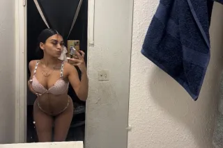 ✨S T U N N I N G💘Your Favorite 1/1 🌟 ✨ GENTLEMENS TOP CHOICE 🥇AVAIL🍑 💦 🍭😻 - Image 5